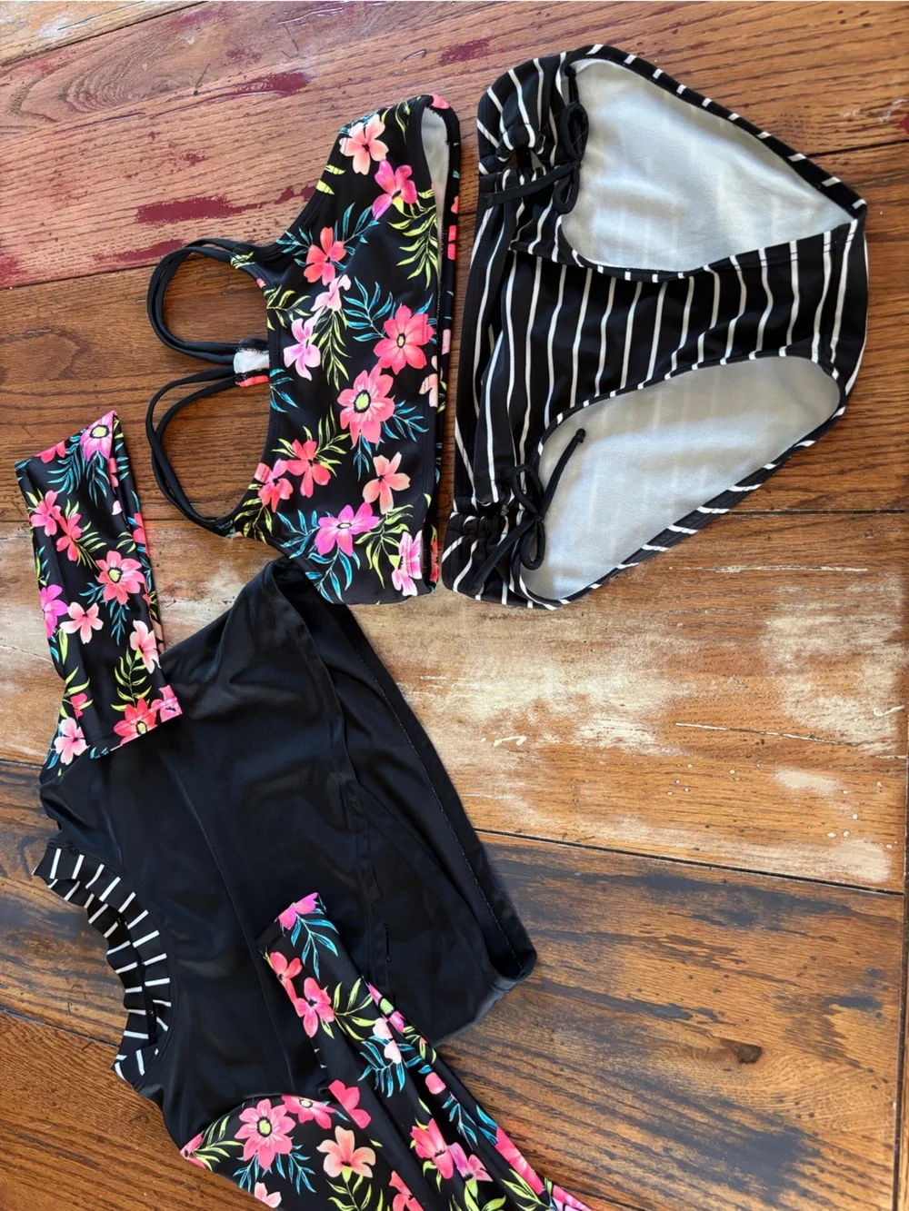 Kids Black Floral Long-Sleeve two Piece Swimsuit